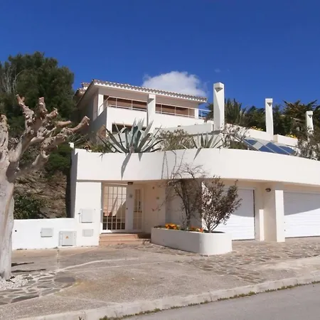 Lantana Villa